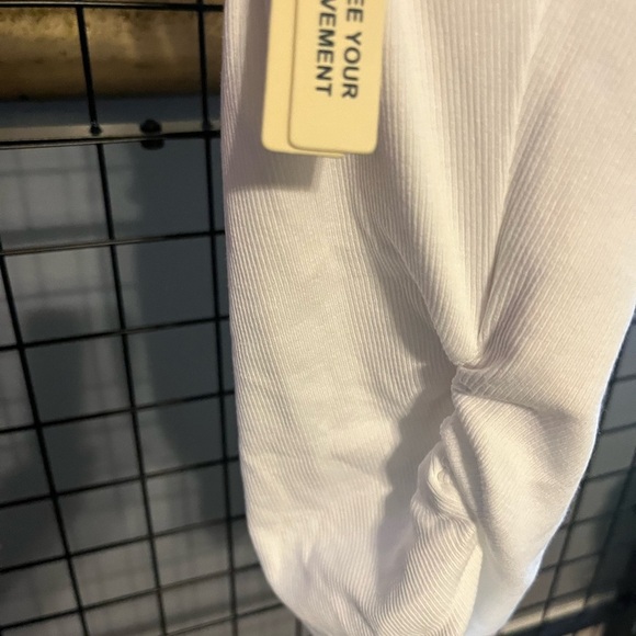 - NWT leisure athletic workout loungewear top. Better than lululemon and Halara - Picture 6 of 6